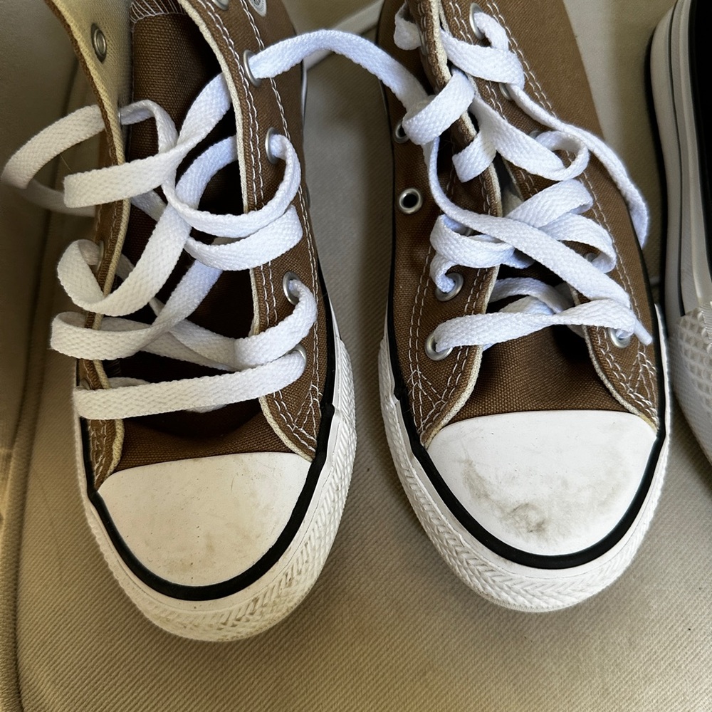 Converse - Picture 4 of 9
